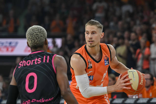 相对稚嫩 相对稚嫩