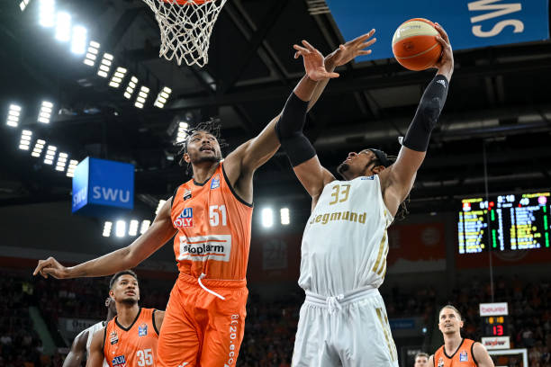 表现抢眼 表现抢眼